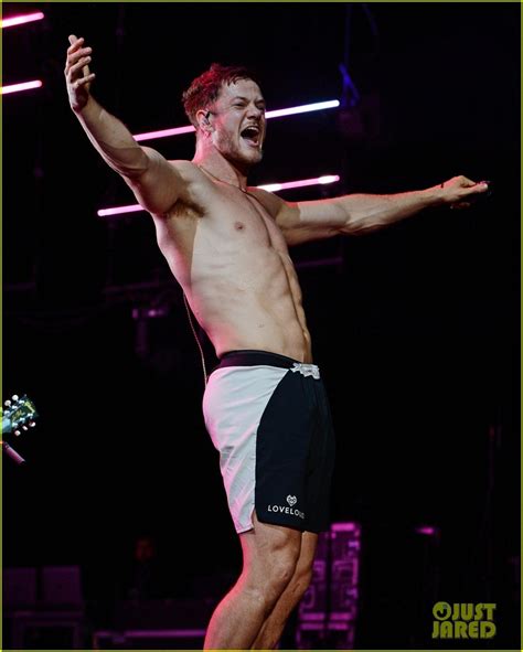 imagine dragons shirtless|Imagine Dragons Dan Reynolds Shares Shirtless Selfie in Health。